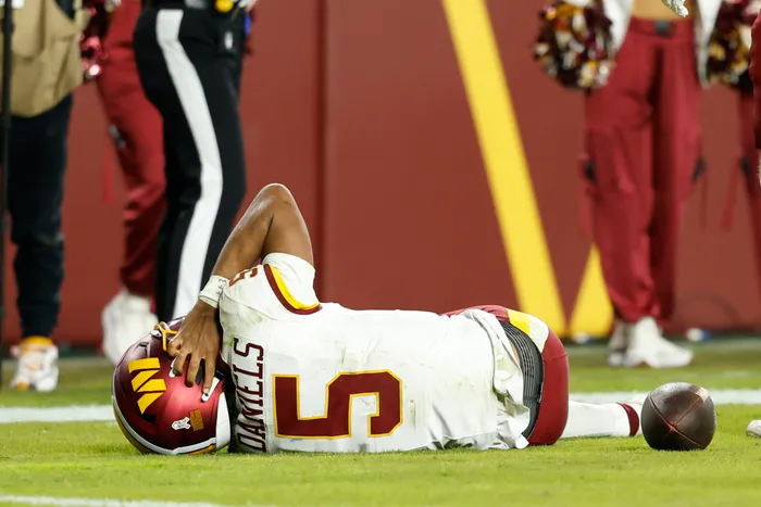 Commanders QB Jayden Daniels Suffers Serious Left-Arm Injury in Loss to Seahawks