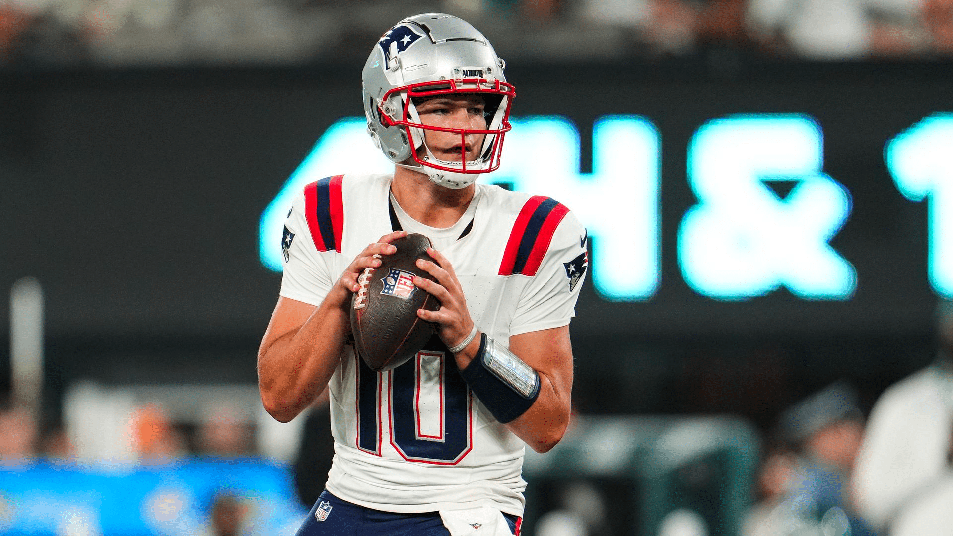 Drake Maye Leads Patriots to NFL-Best 11–2 Record with Dominant Win Over Giants
